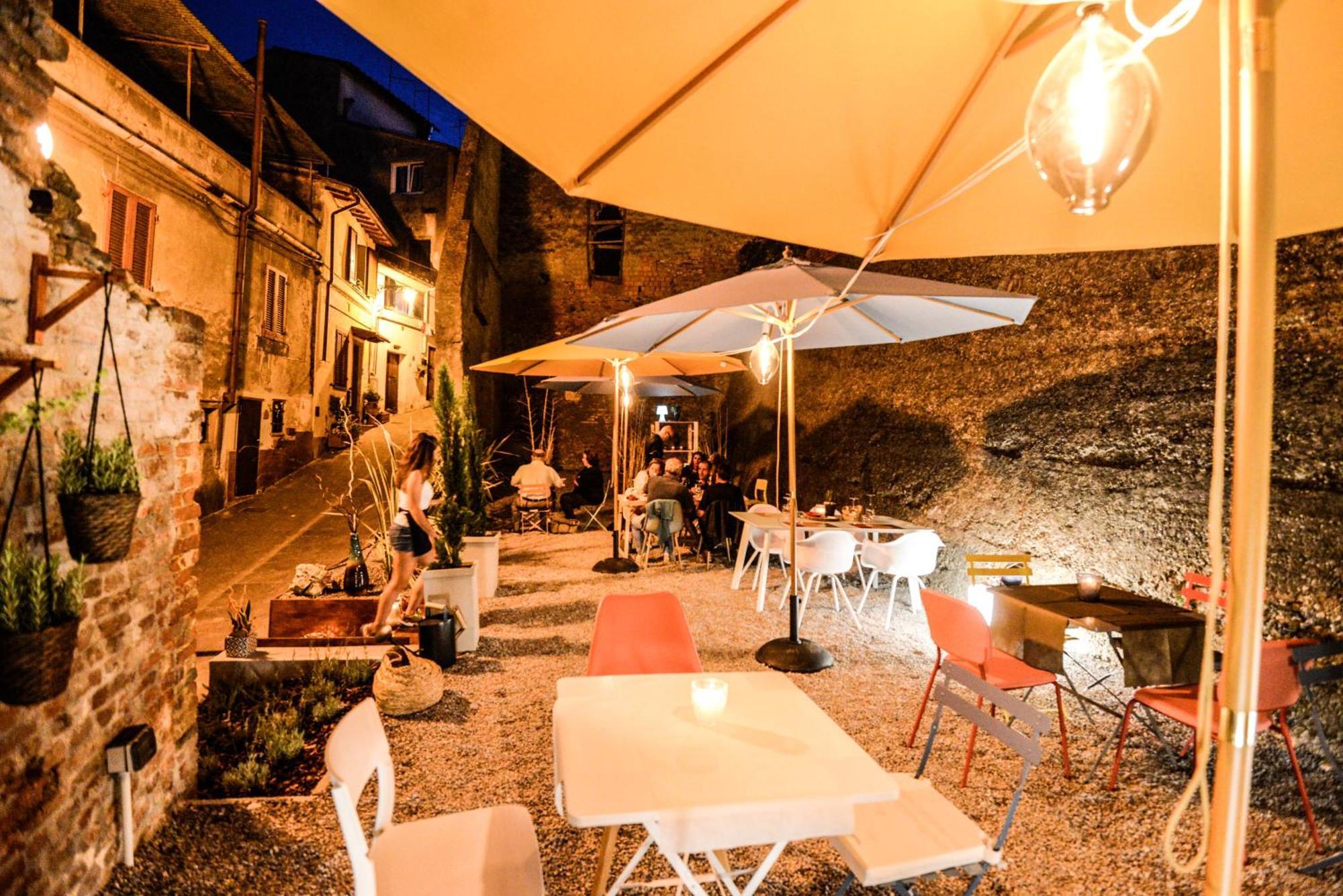 Art Suite Gallery - Tuscany - Medieval Town Close To Florence, Pisa, Lucca, Chianti Zone, Versilia Santa Maria a Monte Extérieur photo